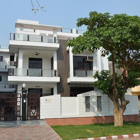 فندق The Abodes House نويدا الكبرى المظهر الخارجي الصورة